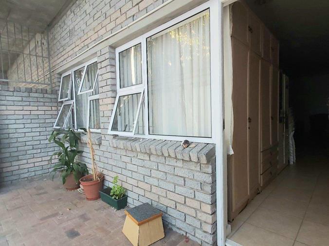1 Bedroom Property for Sale in Wynberg Western Cape